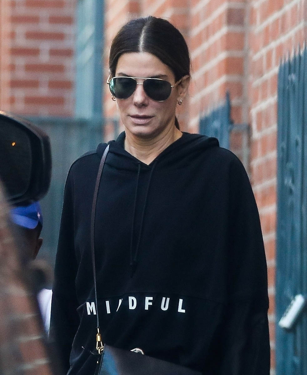 Sandra Bullock’s in A Quiet Place but with eyes