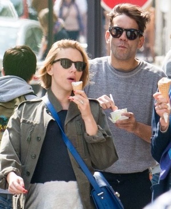 Scarjo bobbed in Paris