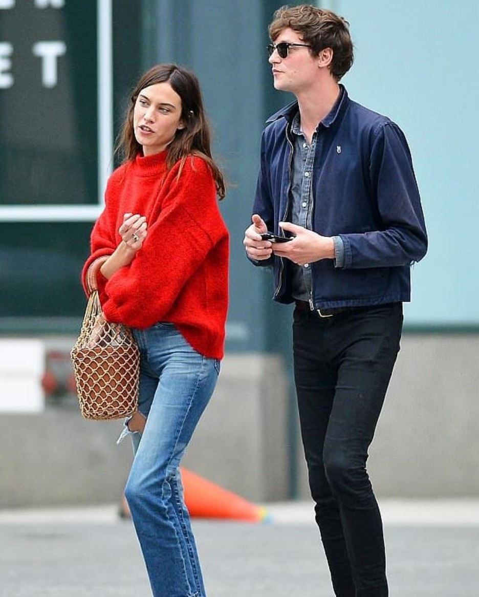 Smutty Social Media, June 1, 2018