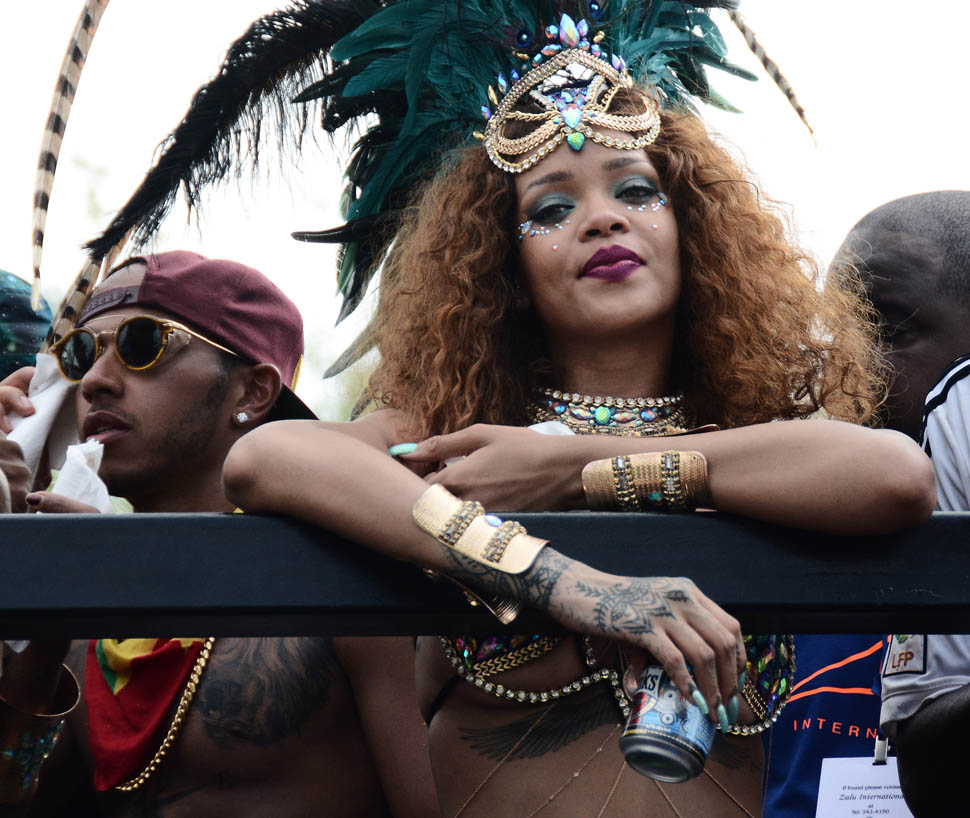 Smutty Social Media, Tuesday August 4, 2015