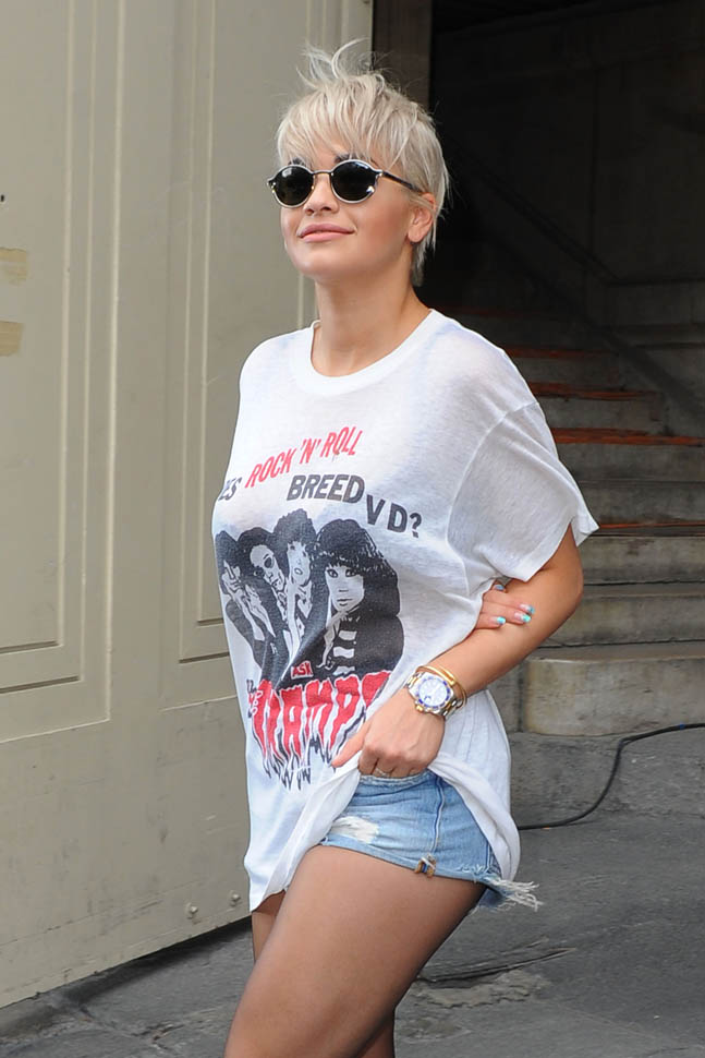 Smutty Social Media, Tuesday July 7, 2015