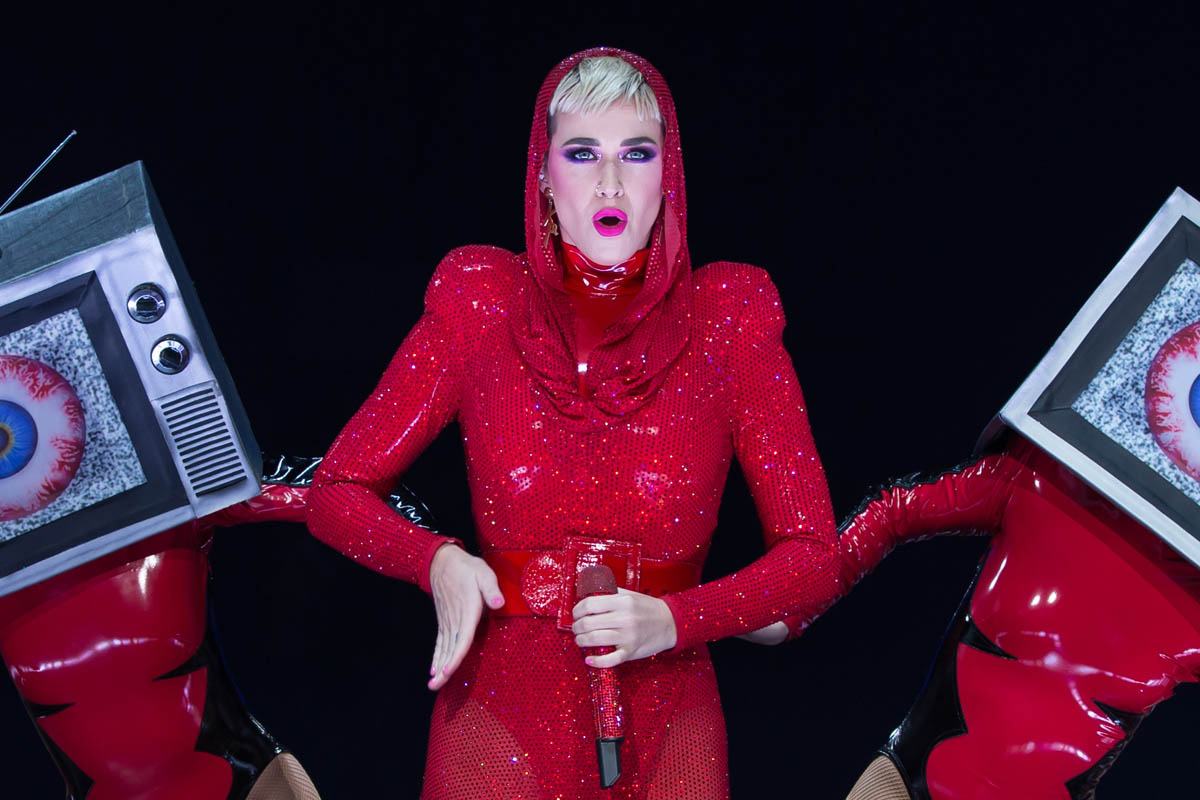 Smutty Social Media, January 15, 2018