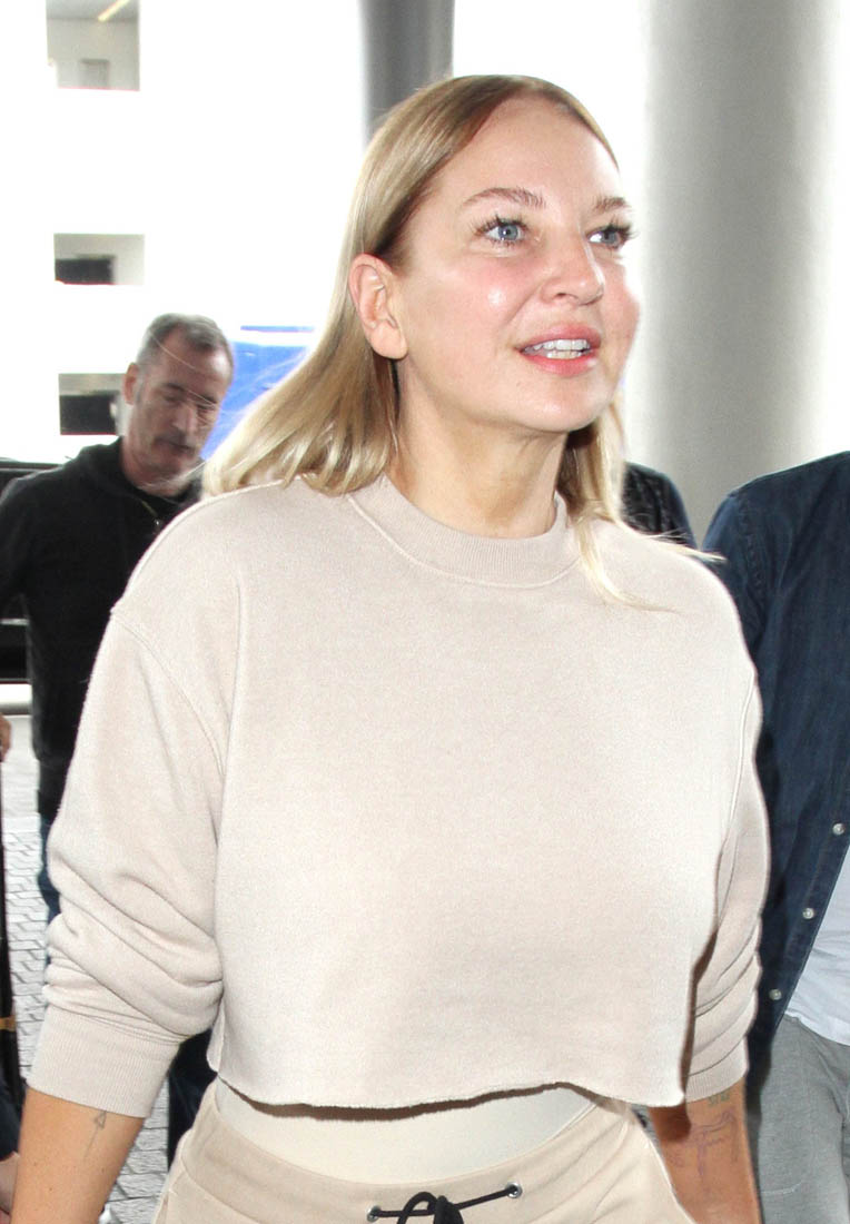 Smutty Social Media, March 24, 2017