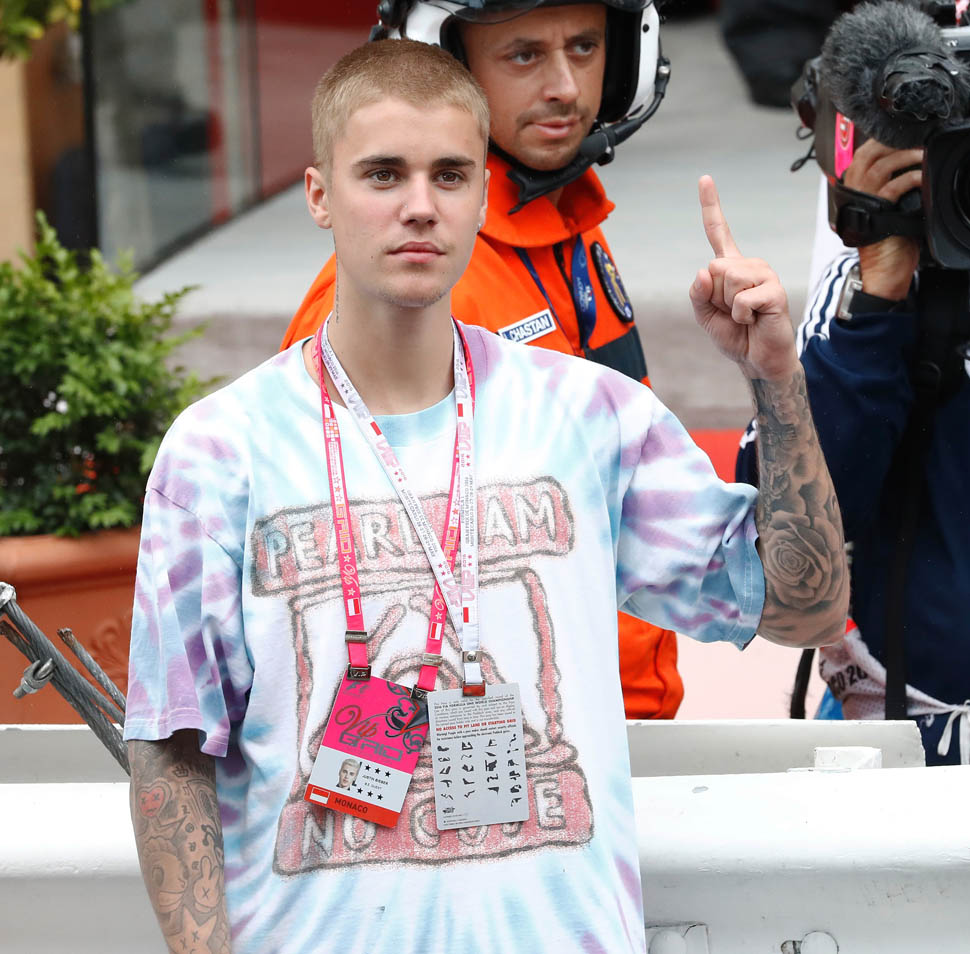 Smutty Social Media, May 31, 2016