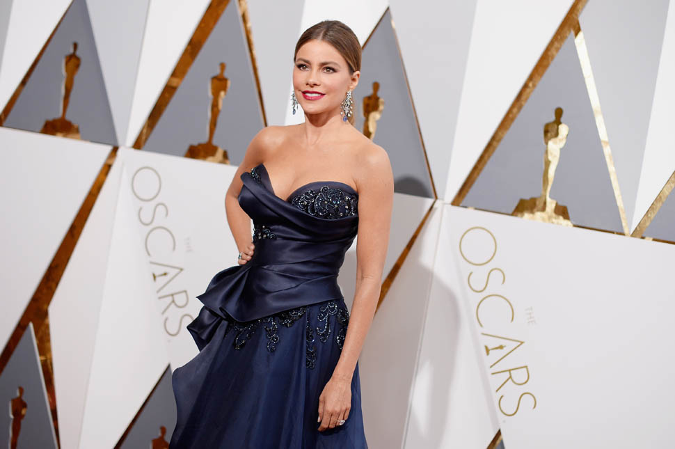 Sofia Vergara’s dateless first Oscars