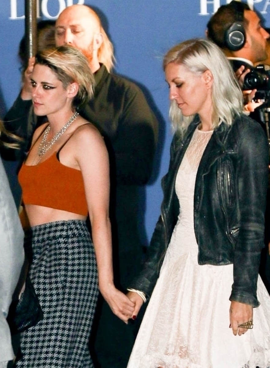 Kristen Stewart: Dance parties, Hooters, and Taika Waititi