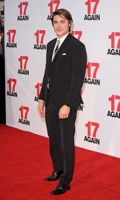 Taylor towers over LipGloss