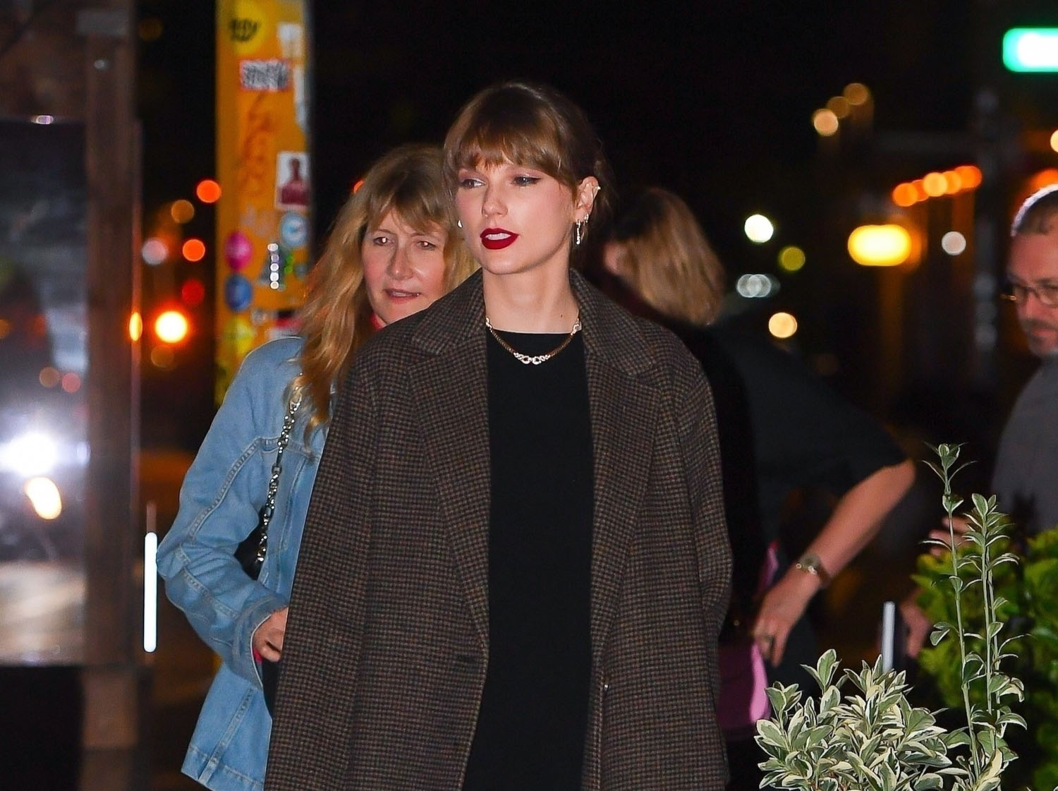 When Taylor and Greta went for dinner