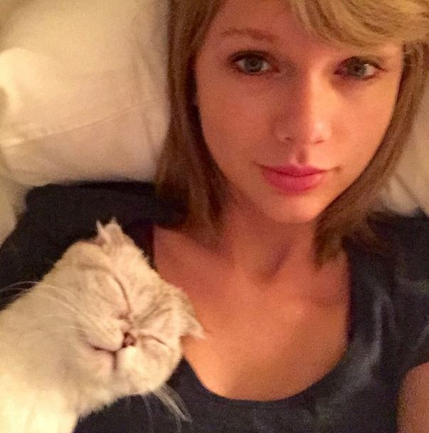 Taylor’s wake-up eyelashes