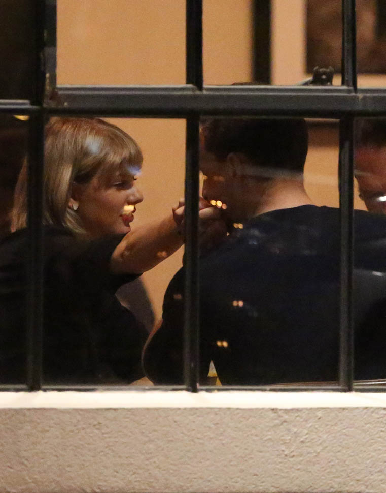 Swoki: handkissing at dinner