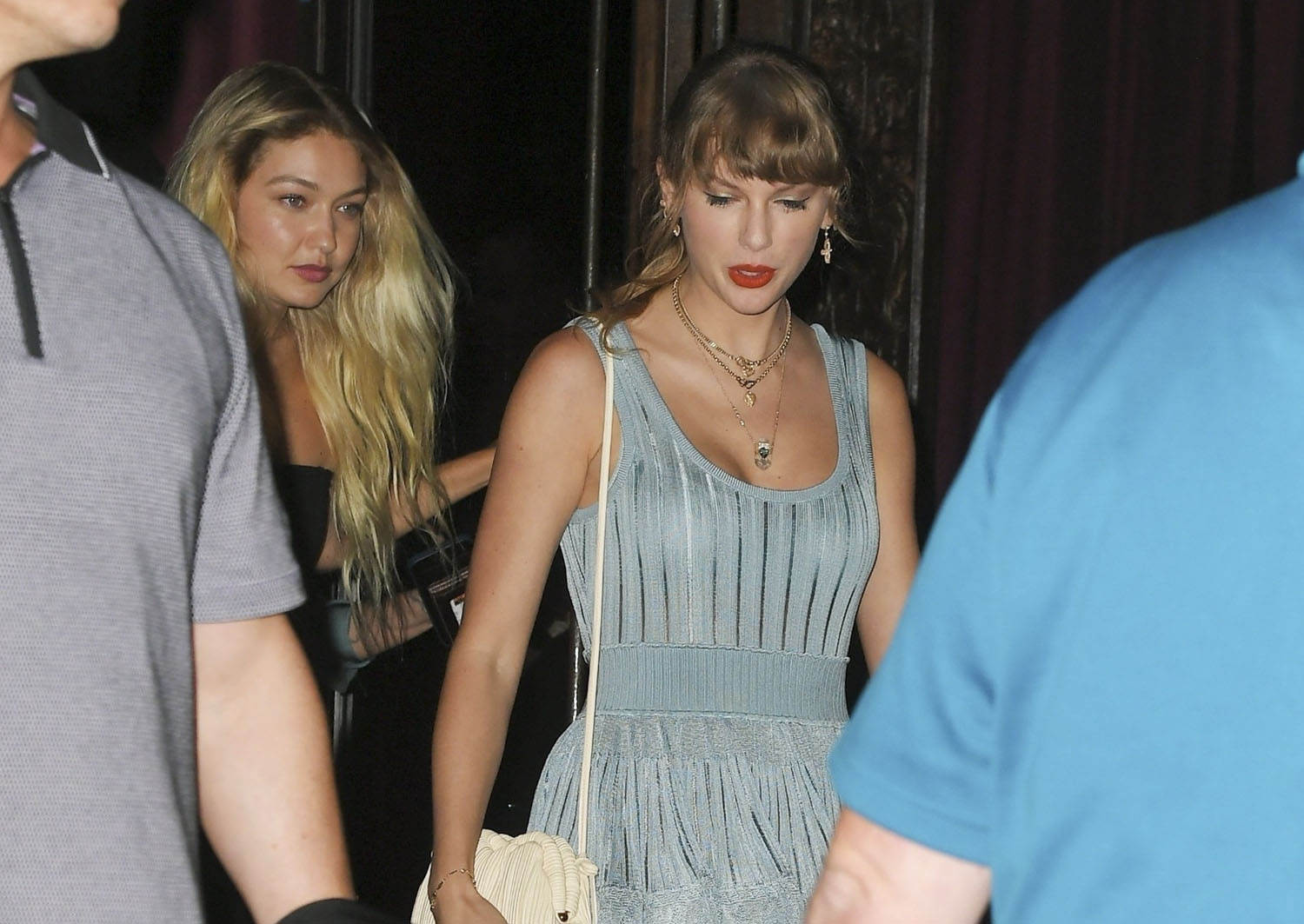 Taylor Swift: Pre-VMA Squad Strategy