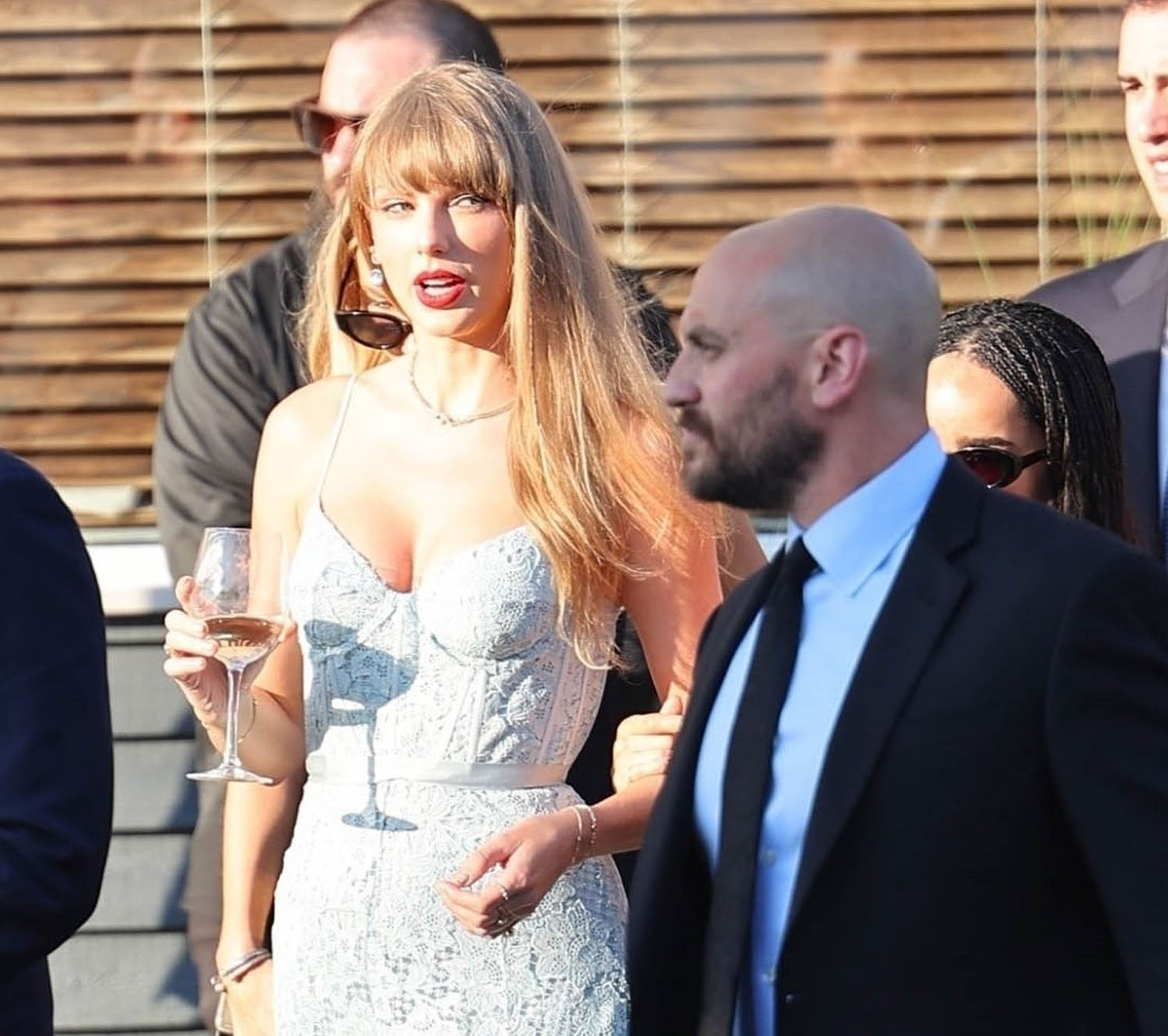 Taylor and the Main Story, Zoë and Chan