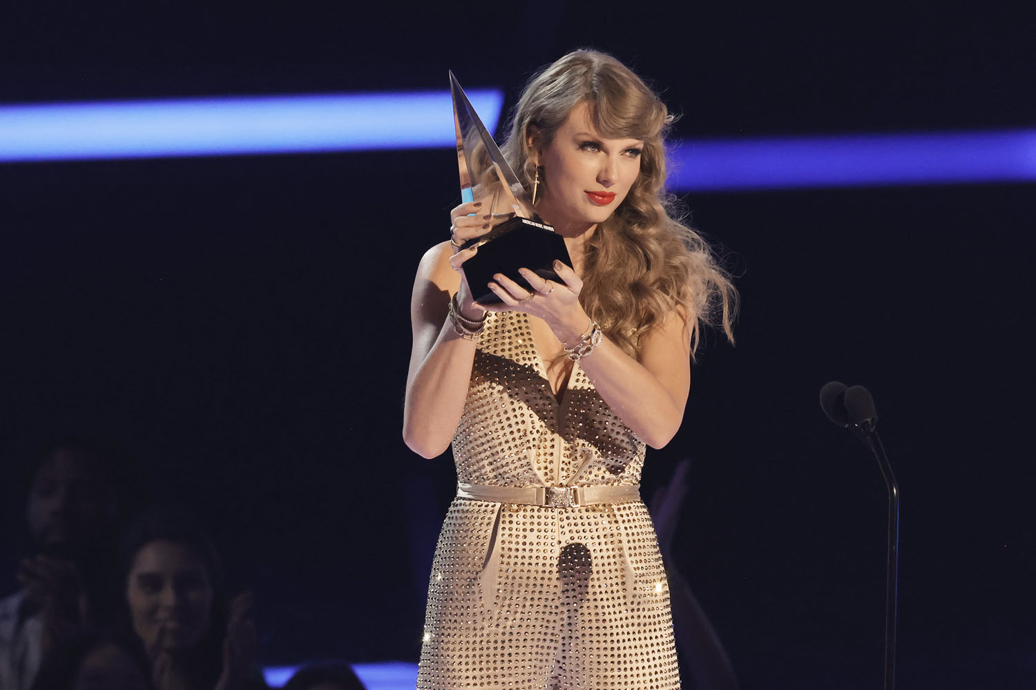 Taylor Swift: More Trophies But No Tickets