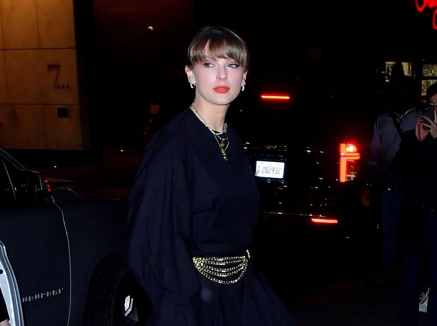 Taylor Swift: Right on mid-week schedule