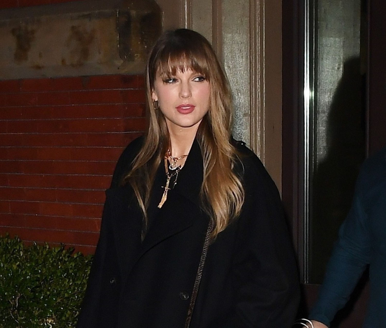 Taylor Swift: Video, polo, and sweaters