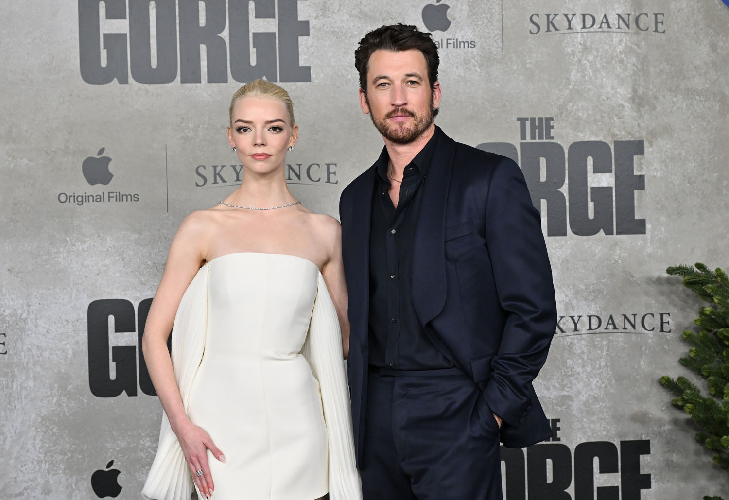 Miles Teller and Anya Taylor-Joy in The Gorge