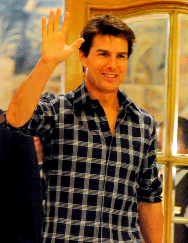 Tom Cruise blows up the moon