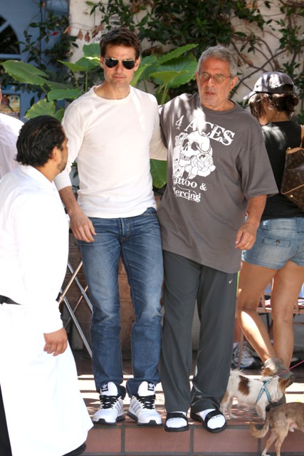 Tom’s studio support