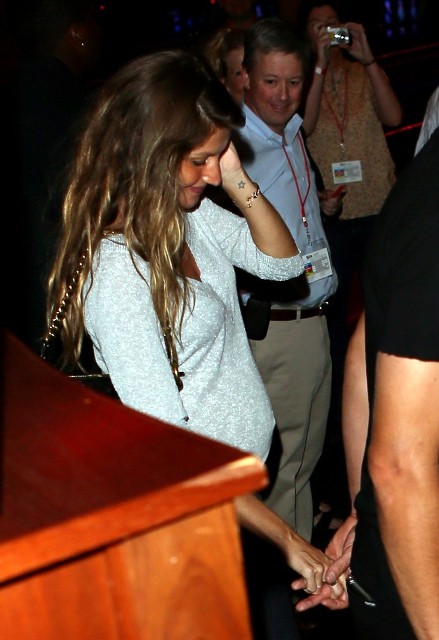 The Brady-Bundchens go bowling