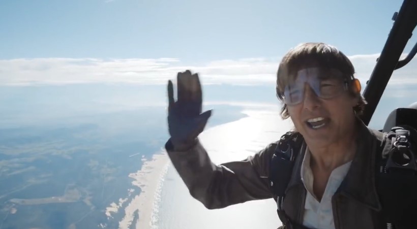 Happy Holidays from Tom Cruise