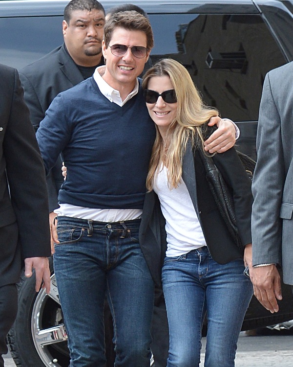 Tom's arm, Tom's awkwardness