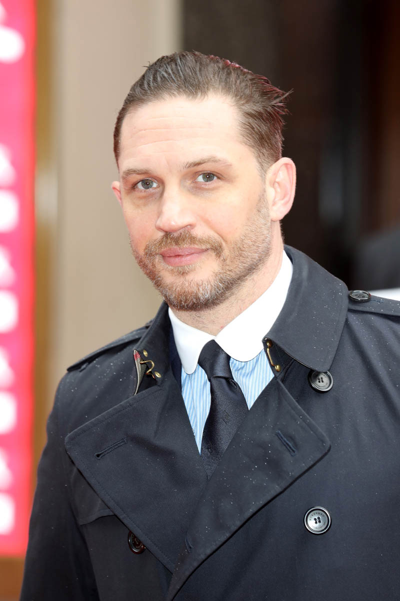 Tom Hardy plays a gangster again