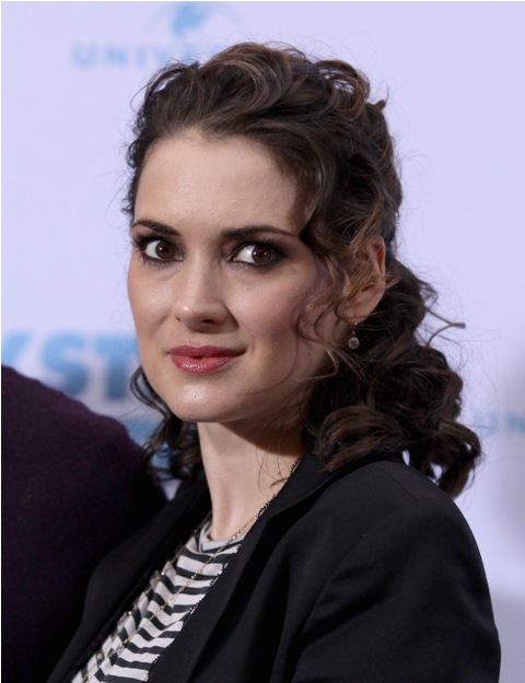 Winona’s stripes and bad hair