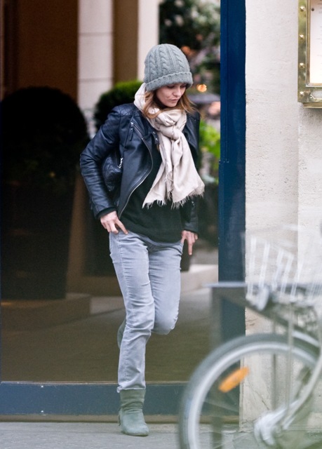 Vanessa’s in Paris but not with Johnny