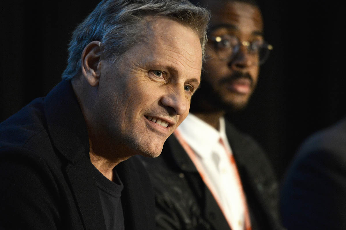 Viggo, Ethan, Willem, and the “due” game