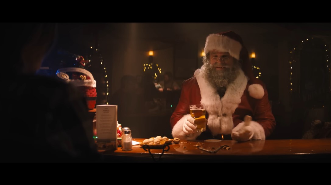 David Harbour is having fun as Zaddy Claus