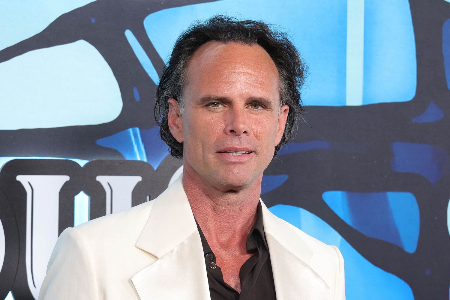 Walton Goggins’ “off the rails” interview