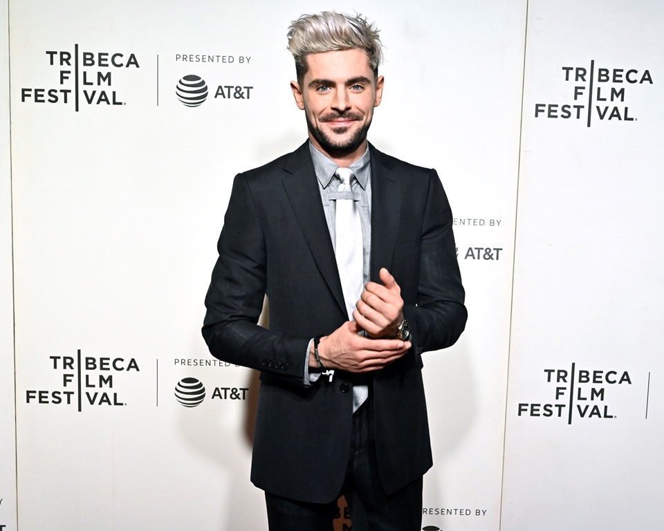 Zac Efron in the sauna