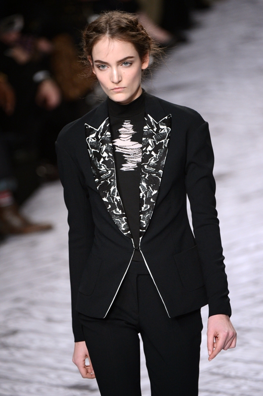 Paris Fashion Week: Viktor & Rolf F/W 2013