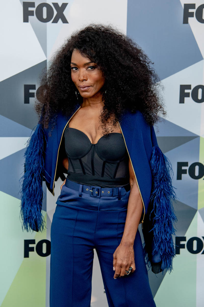 Carpets & Candids: Angela’s bustier