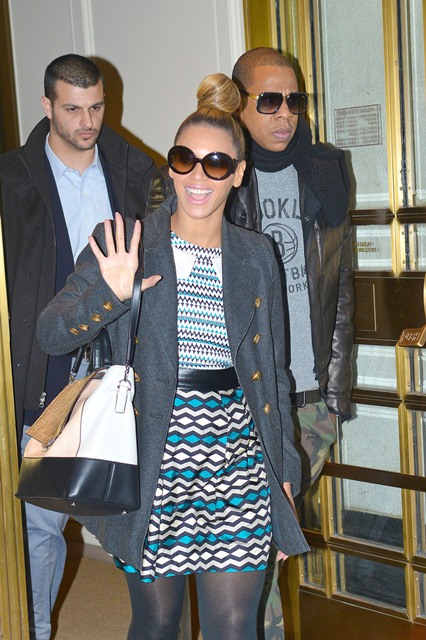 Carpets & Candids: Beyonce’s Christmas pattern