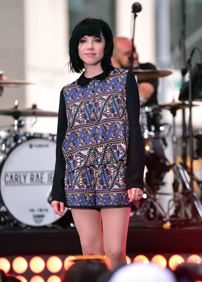 Carpets & Candids: Carly Rae’s super cute two-piece