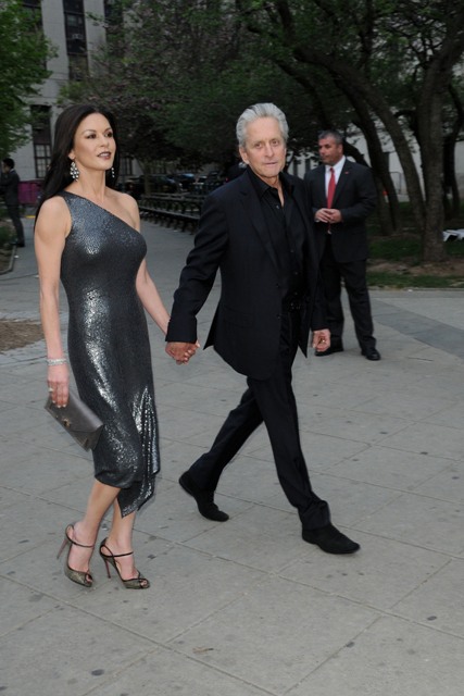 Carpets & Candids: Zeta’s grey dress