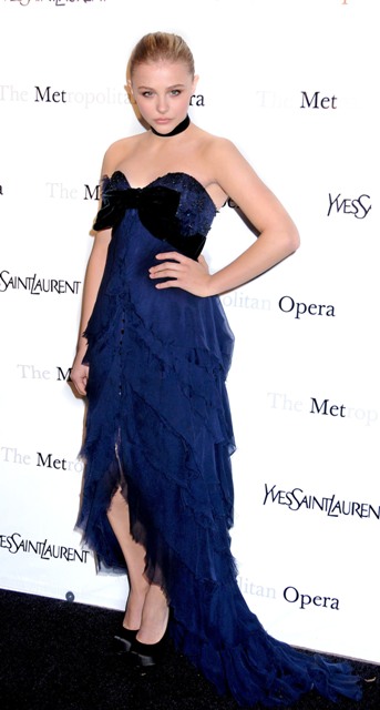 Carpets & Candids: Chloe’s choker