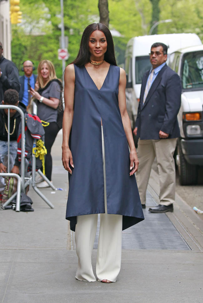 Carpets & Candids: Ciara’s sheath