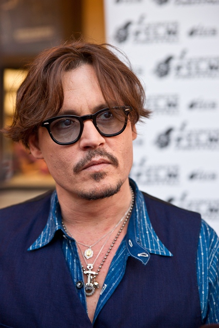 Carpets & Candids: Johnny Depp blue nails