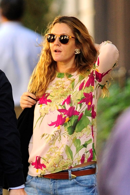 Carpets & Candids: Drew’s Chanel earrings