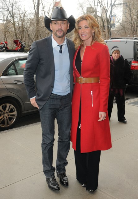 Carpets & Candids: Faith Hill’s red coat
