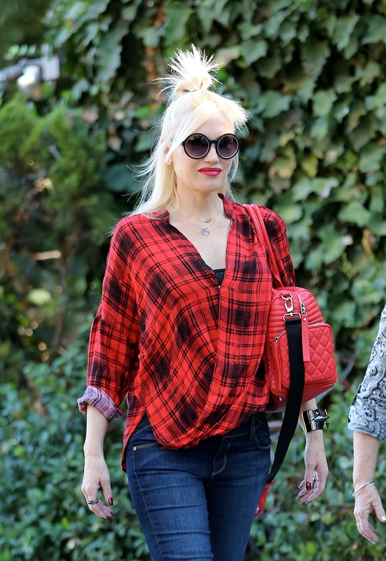 Carpets & Candids: Gwen’s tartan top