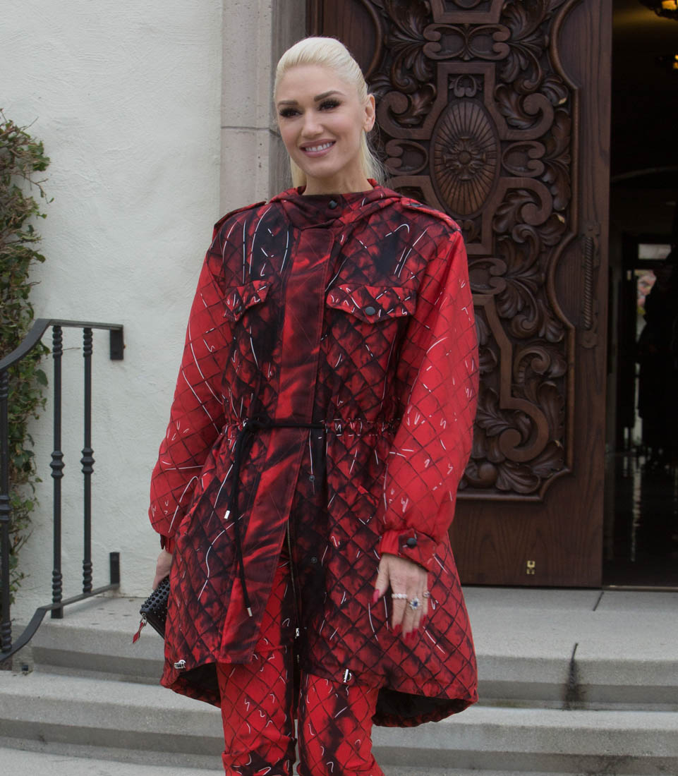 Carpets & Candids: Gwen is red for church