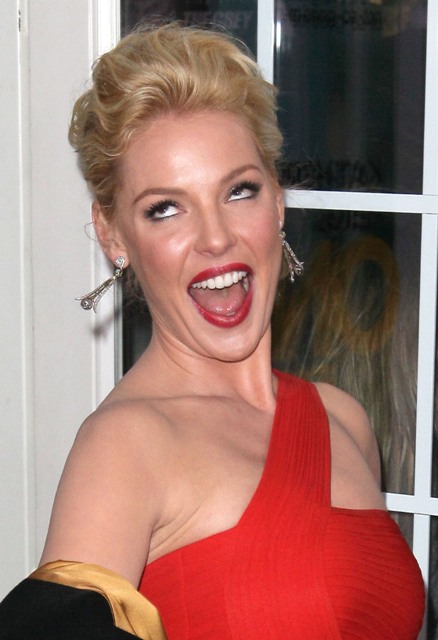 When Heigl's in red on a red carpet