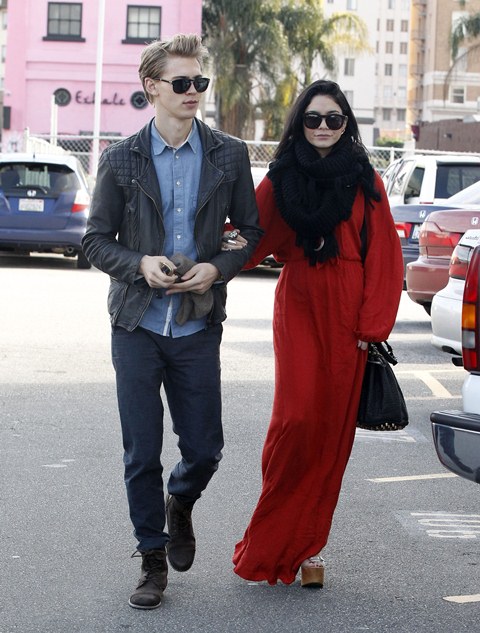 Carpets & Candids: Vanessa’s red church dress