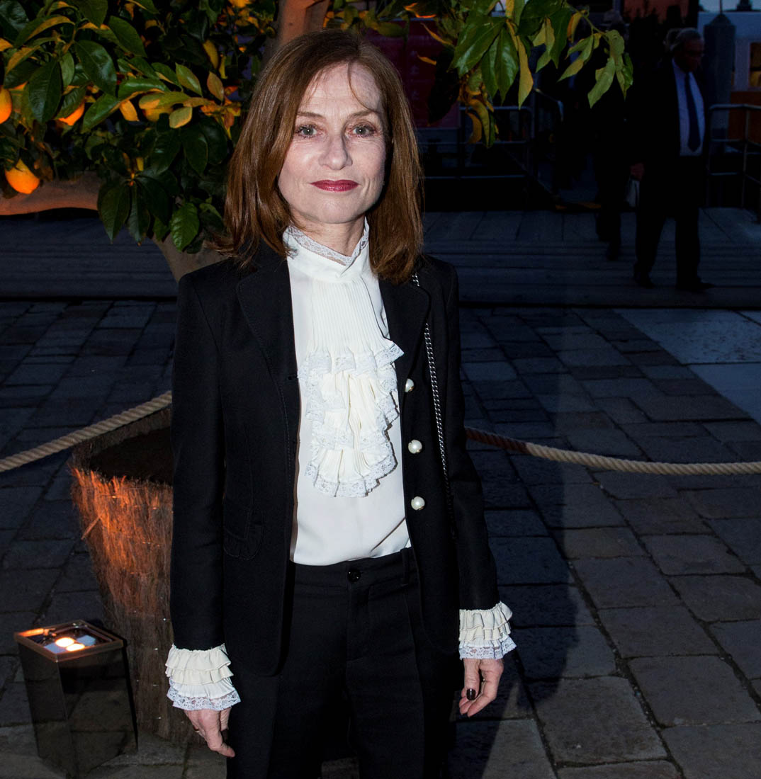 Carpets & Candids: Isabelle’s white cuffs