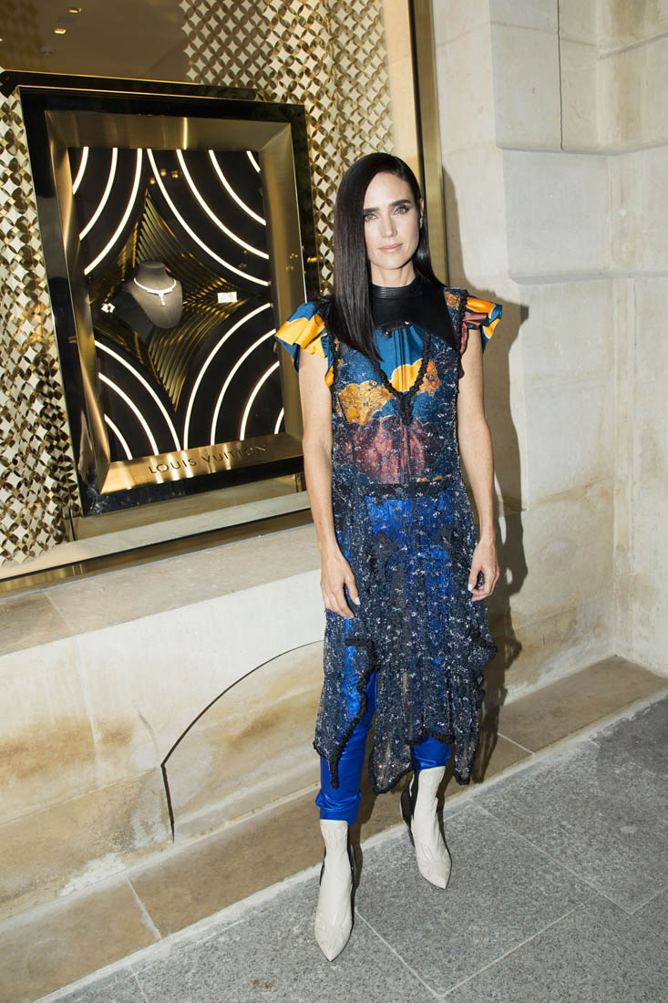 Carpets & Candids: Jennifer’s electric blue pants