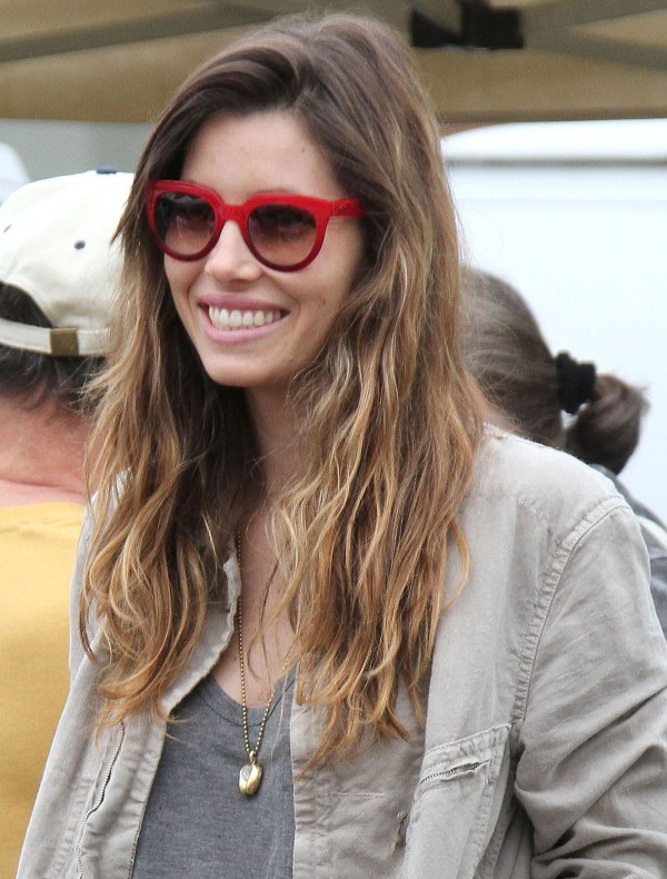 Carpets & Candids: Mrs Timberlake’s red sunglasses