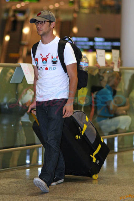 Carpets & Candids: Joe wears his own tee